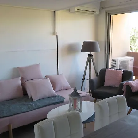 Apartment Climatise Avec Loggia - - Fr-1-610-114